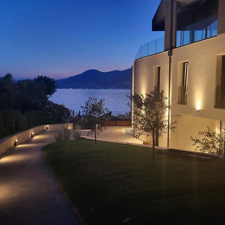 Attilio High Living Suites - Adults Only Torri Del Benaco Esterno foto