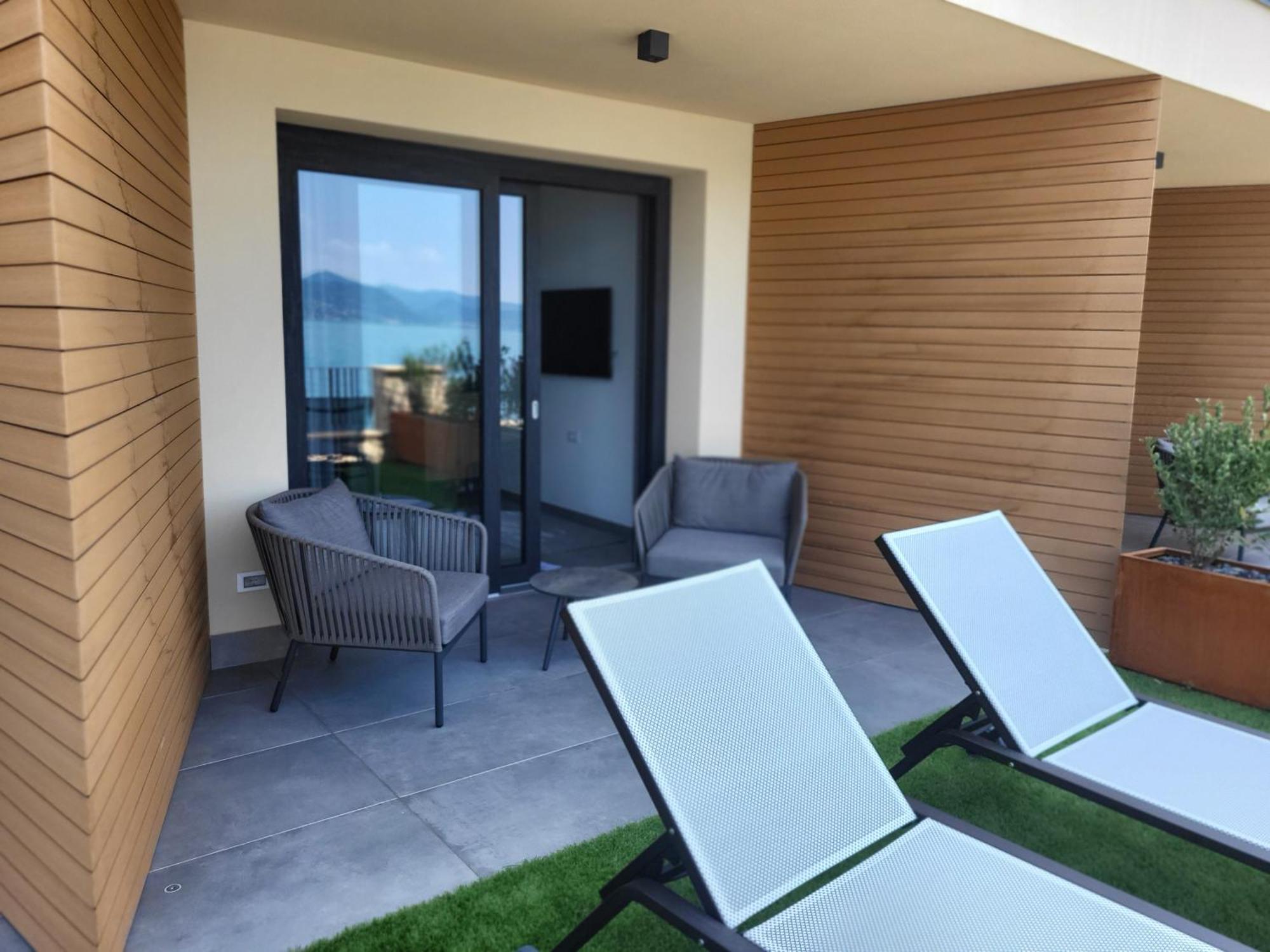 Attilio High Living Suites - Adults Only Torri Del Benaco Camera foto