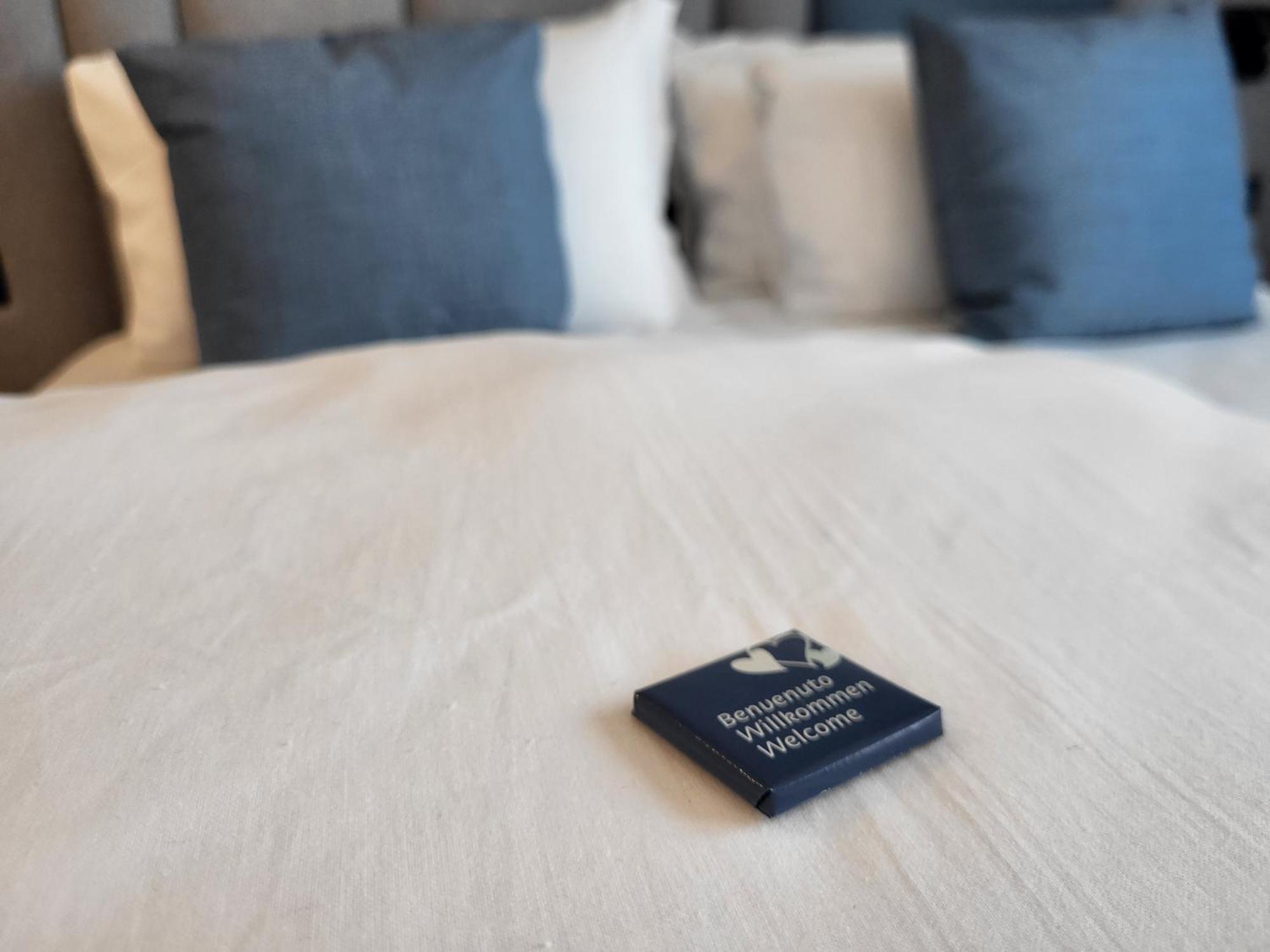 Attilio High Living Suites - Adults Only Torri Del Benaco Camera foto