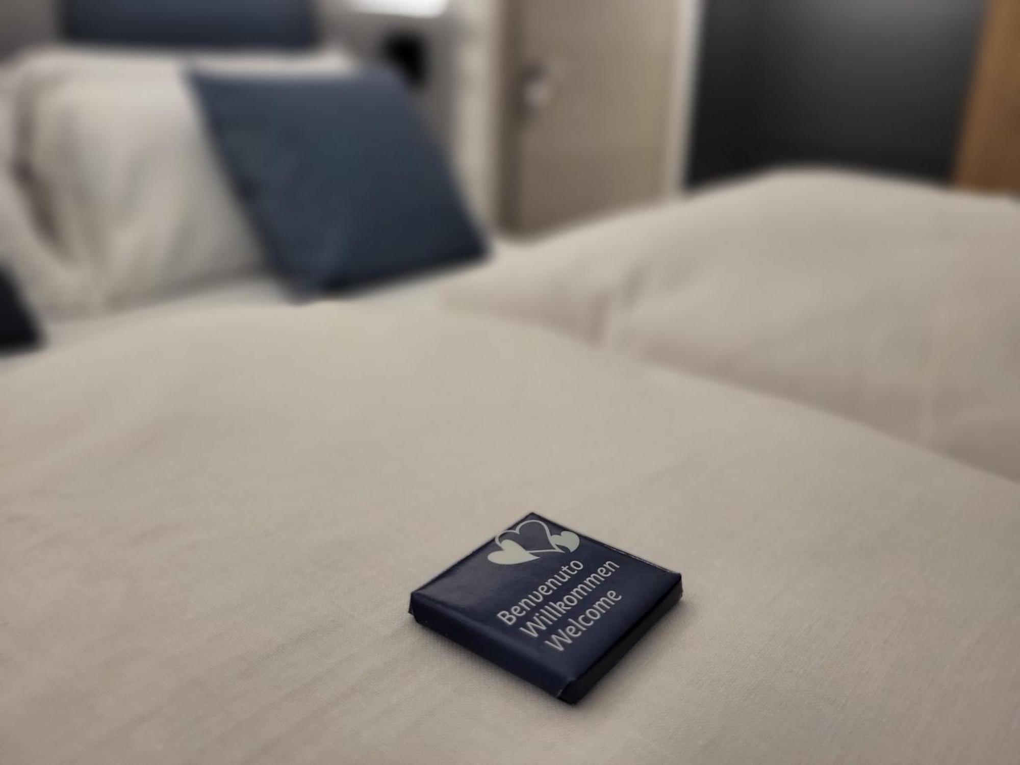 Attilio High Living Suites - Adults Only Torri Del Benaco Esterno foto