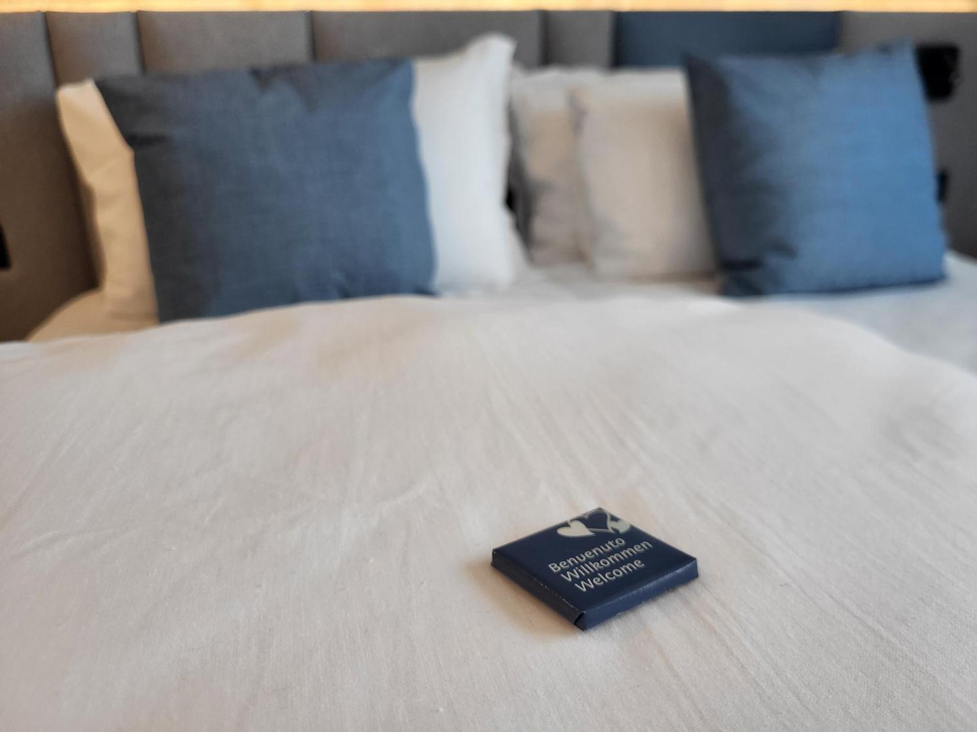 Attilio High Living Suites - Adults Only Torri Del Benaco Camera foto