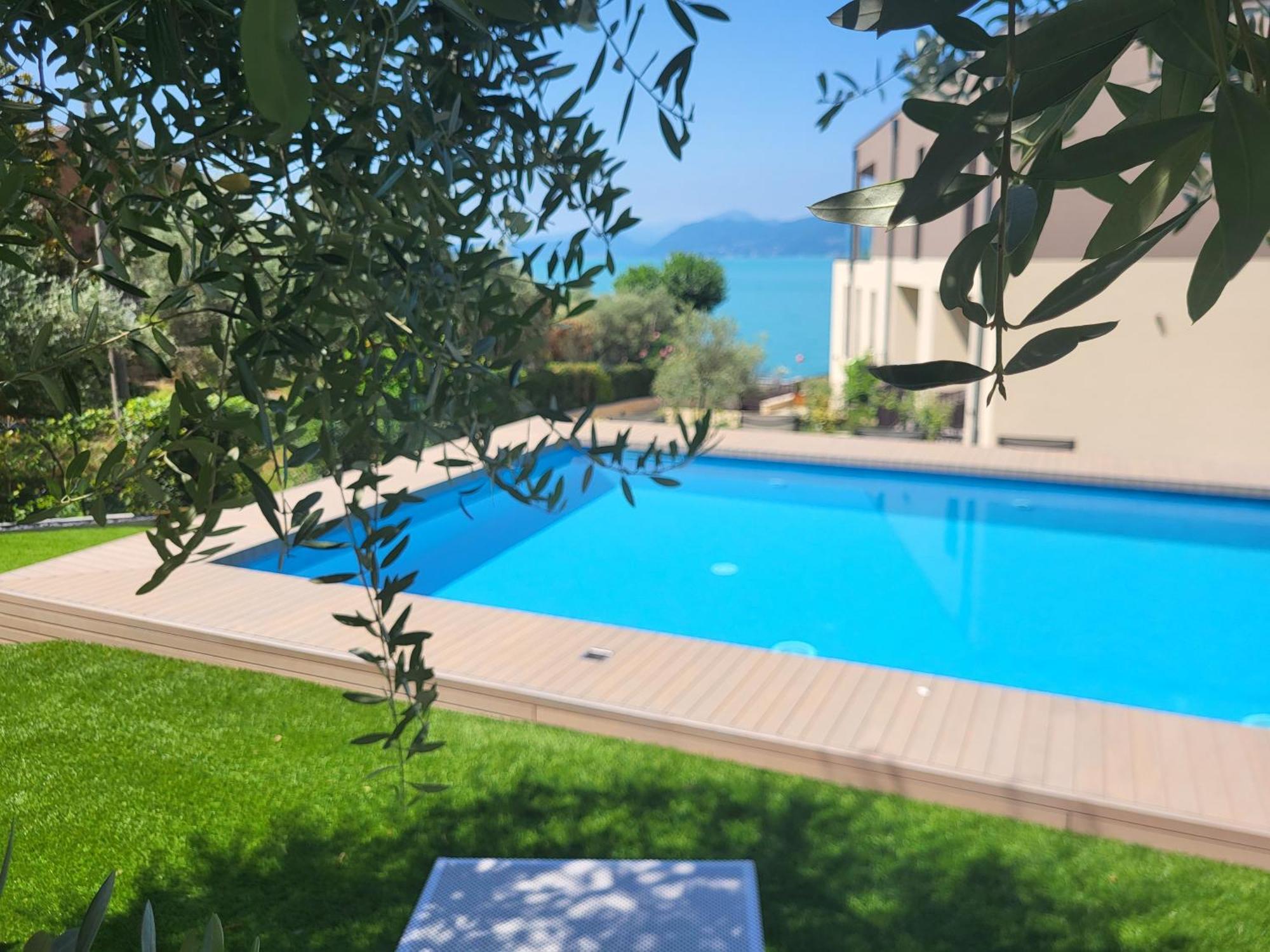 Attilio High Living Suites - Adults Only Torri Del Benaco Esterno foto